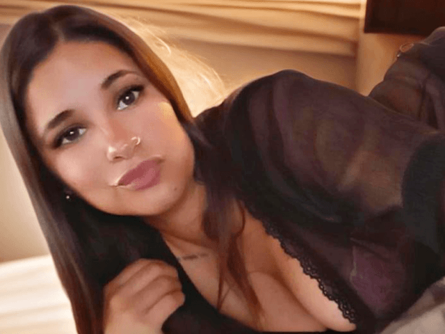 WebCAM of Mia_Alanis