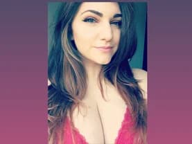 34HHGamerGirlHannah WebCAM 