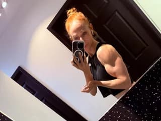 MiaBOOTYQueenUK WebCAM 