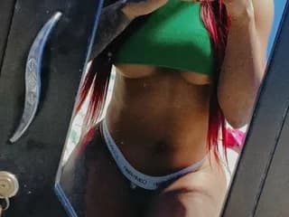 WebCAM of Scarleth9inches