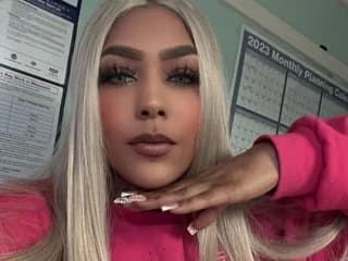 WebCAM of SunkissedSquirter