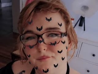 WebCAM of redheadjett